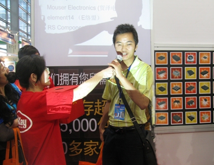 聽眾上台唱Digi-Key廣告詞