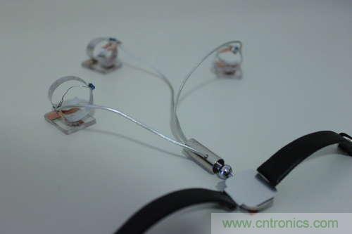 LED多點觸控手套DIY：把各部分焊接起來，測試