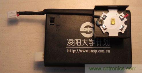 上接口插頭插座，套上熱縮管