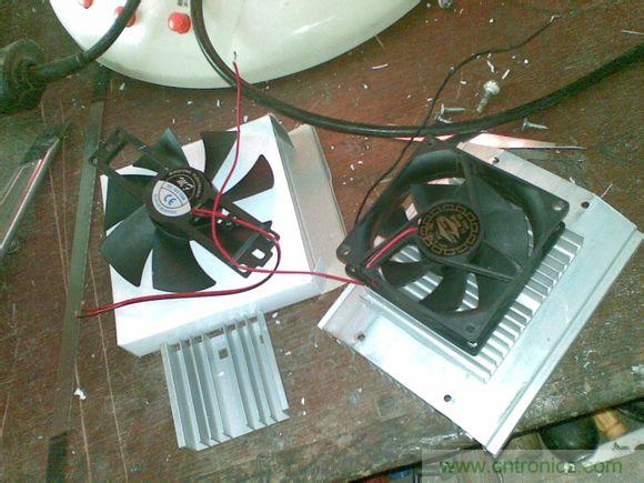 牛人DIY：百元自製車載冰箱