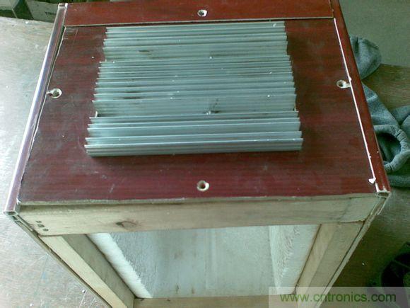 牛人DIY：百元自製車載冰箱