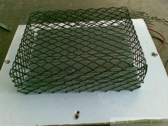 牛人DIY：百元自製車載冰箱