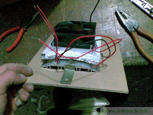 牛人DIY：百元自製車載冰箱