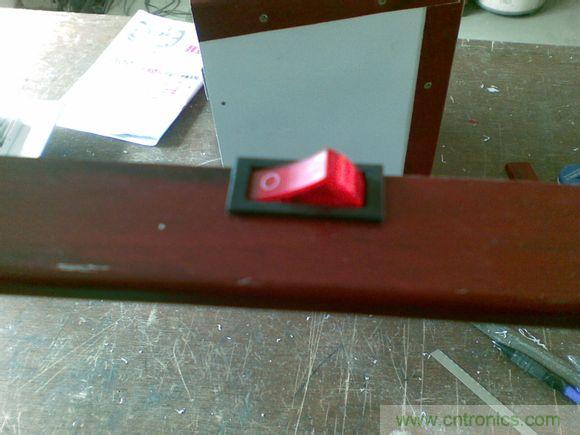 牛人DIY：百元自製車載冰箱