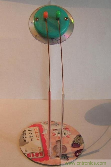 DIY：手工打造智能無線供電台燈