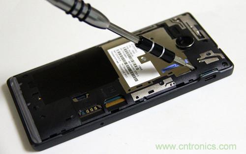 拆解4G新機索尼M35t：用料十足，易於維修