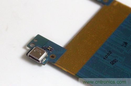 拆解4G新機索尼M35t：用料十足，易於維修