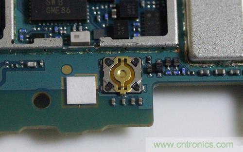 拆解4G新機索尼M35t：用料十足，易於維修