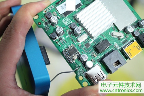 【拆解】不如小米？愛奇藝盒子全網首拆