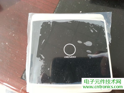 一款觸控開關拆解，做工不錯