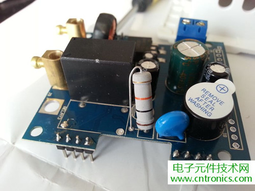 一款觸控開關拆解，做工不錯