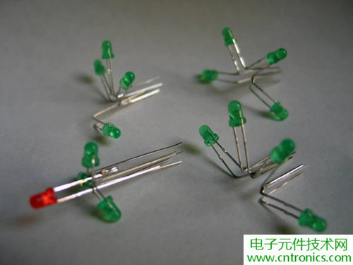 工科男的聖誕禮物：簡易LED聖誕樹DIY