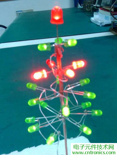 工科男的聖誕禮物：簡易LED聖誕樹DIY