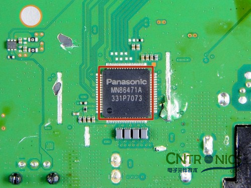 遊戲機內部的秘密：逆天級拆解索尼 PALY STATION 4!