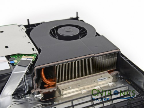 遊戲機內部的秘密：逆天級拆解索尼 PALY STATION 4!