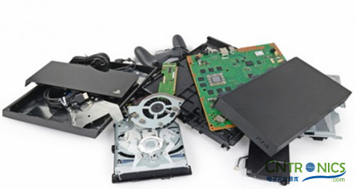 遊戲機內部的秘密：逆天級拆解索尼 PALY STATION 4!