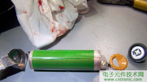 筆記本電池拆解，探秘電池內部結構