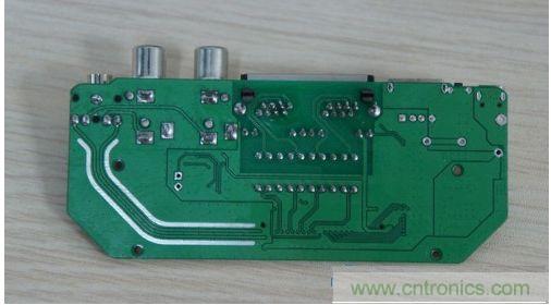 圖 外設接口板背麵