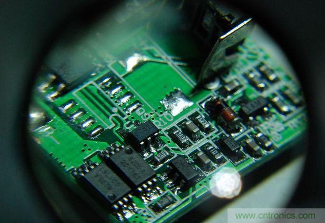 圖文並茂！移動電源升壓效率大檢測