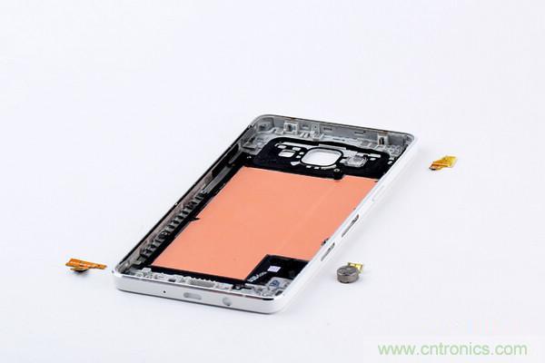 拆解狂魔荼毒新機三星金屬Galaxy A5，看槽點在何方？