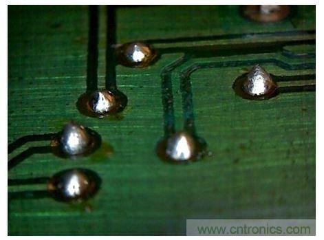 用5mil導線製作的焊線型過孔