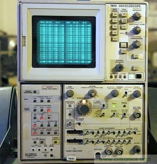 一台相當老式的邏輯分析儀