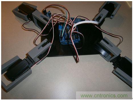 想要DIY一個會打招呼的超萌機器人嗎？猛戳這裏