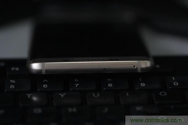 三星S6 Edge+拆解：比S6 Edge加在哪裏？