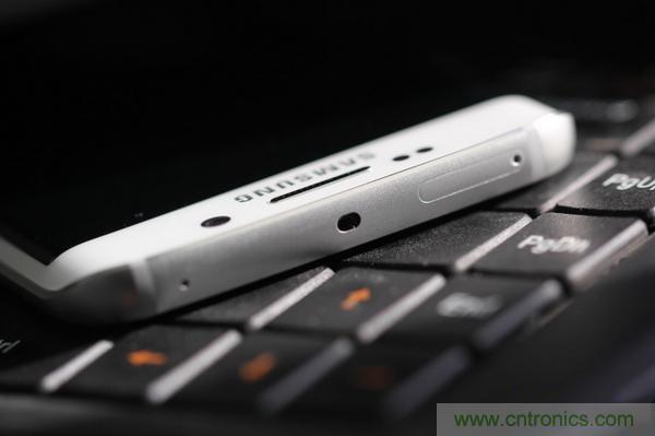 三星S6 Edge+拆解：比S6 Edge加在哪裏？