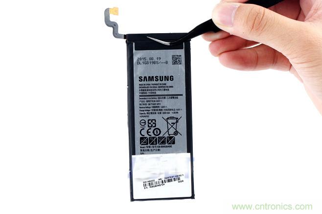 Galaxy Note5拆解，與S係列差距日漸模糊