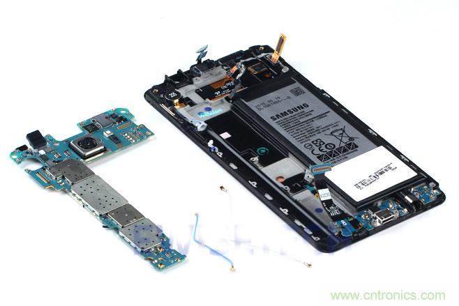 Galaxy Note5拆解，與S係列差距日漸模糊