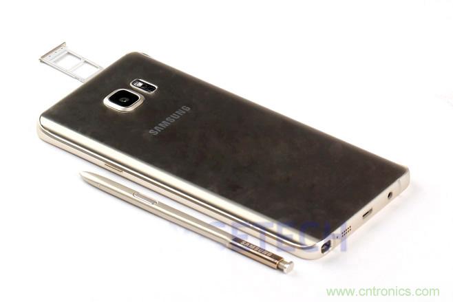 Galaxy Note5拆解，與S係列差距日漸模糊