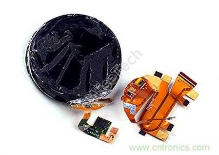 MOTO 360二代智能手表拆解：隻有細節，沒有亮點