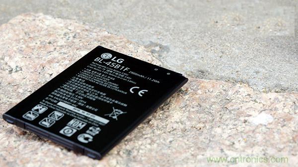 業界良心 LG V10 評測:剛毅、冷峻，不失人性化