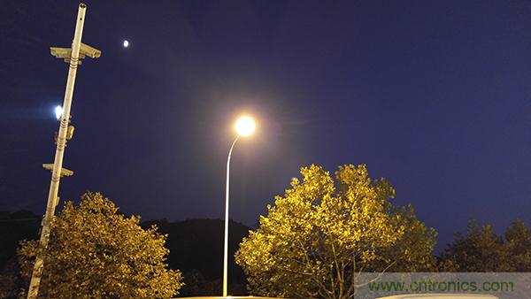 業界良心 LG V10 評測:剛毅、冷峻，不失人性化