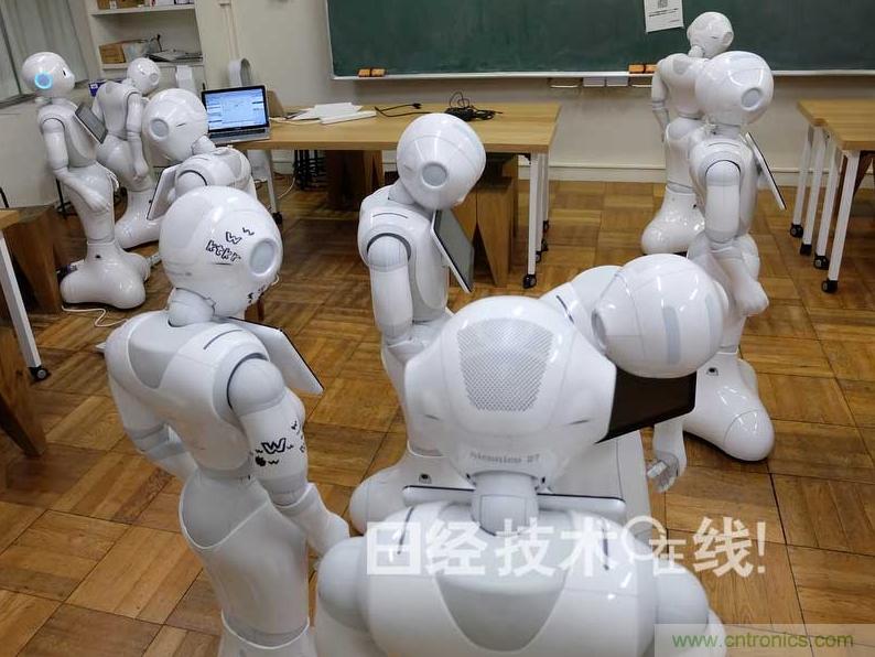 拆解筆記本不過癮，那就來拆拆日本情感機器人吧！