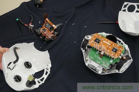 拆解筆記本不過癮，那就來拆拆日本情感機器人吧！