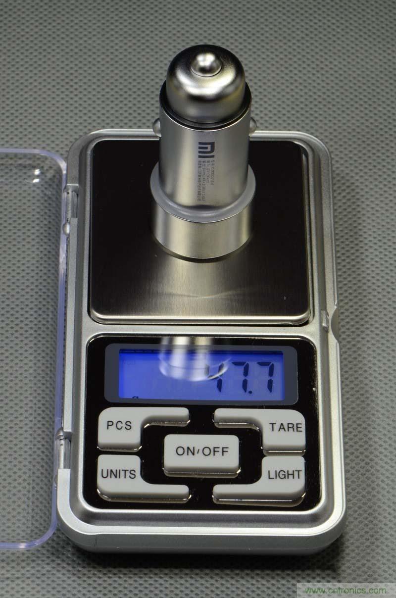 小米車載充電器拆解評測：49元能讓這枚&ldquo;子彈&rdquo;飛多遠？