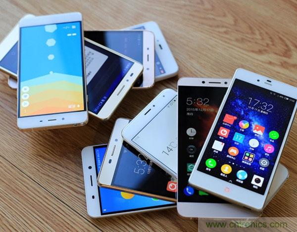 2015年9款千元智能手機橫評：誰才是紅海霸主？