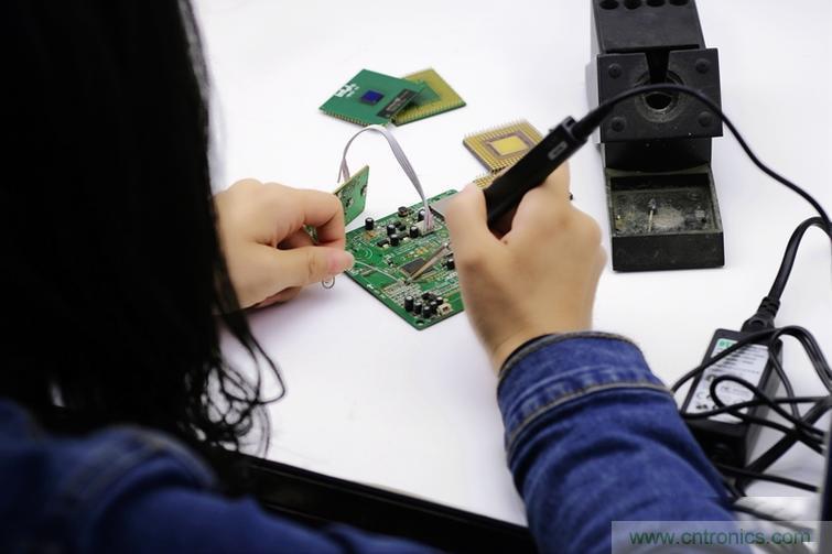 一款能喚起 70 後工程師朋友&ldquo;童年趣事&rdquo;的迷你電烙鐵！