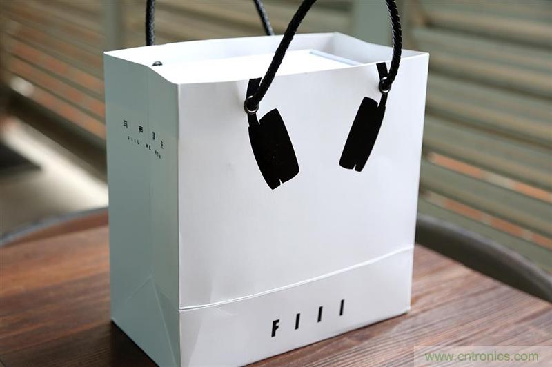 頭條哥的夢想之作！FIIL耳機能讓汪峰上頭條否？