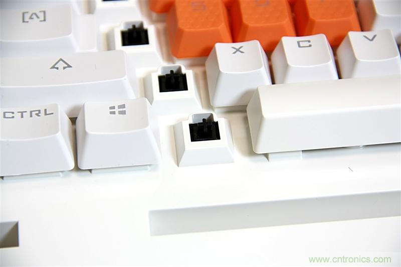 曾經的網吧統治者&mdash;雙飛燕血手幽靈機械鍵盤，真世界最快？