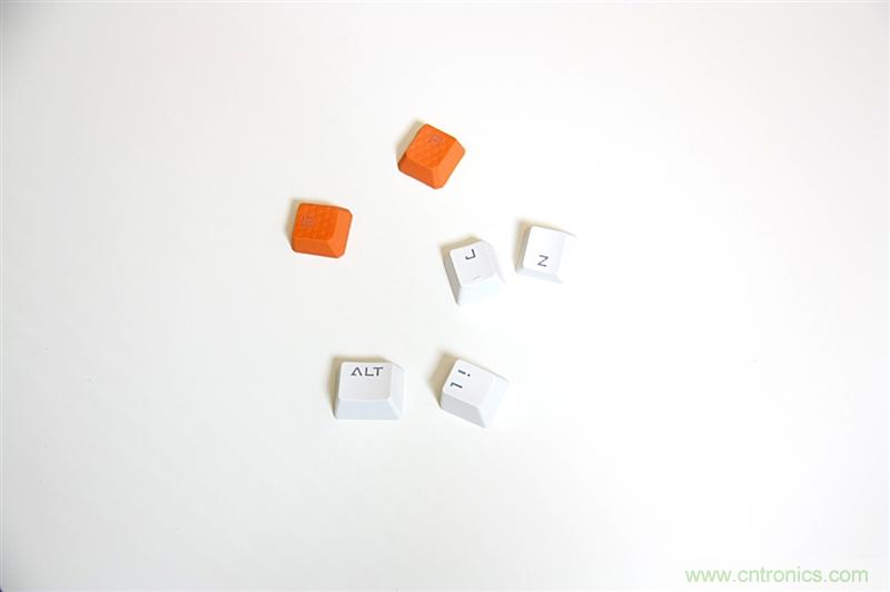 曾經的網吧統治者&mdash;雙飛燕血手幽靈機械鍵盤，真世界最快？