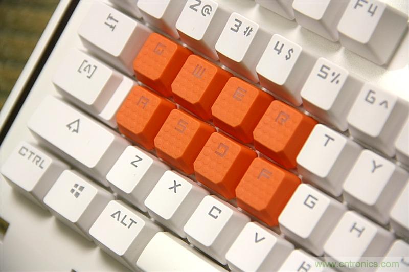 曾經的網吧統治者&mdash;雙飛燕血手幽靈機械鍵盤，真世界最快？