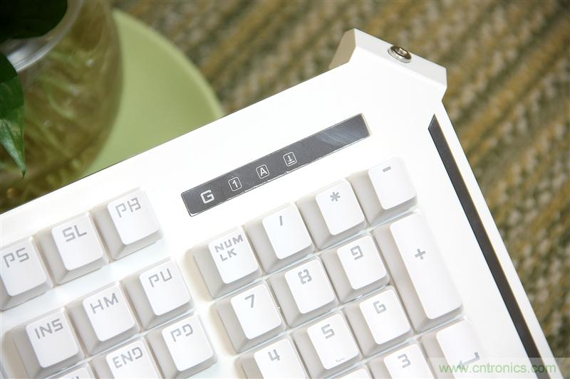 曾經的網吧統治者&mdash;雙飛燕血手幽靈機械鍵盤，真世界最快？