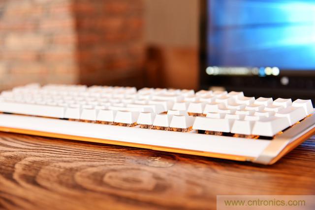 左手寫愛，右手寫他&mdash;&mdash;從此鍵盤鼠標不分家！