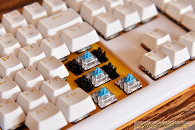 左手寫愛，右手寫他&mdash;&mdash;從此鍵盤鼠標不分家！