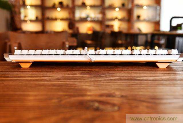 左手寫愛，右手寫他&mdash;&mdash;從此鍵盤鼠標不分家！