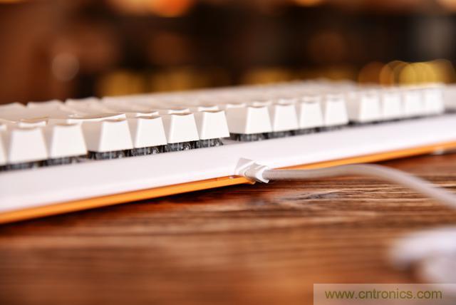 左手寫愛，右手寫他&mdash;&mdash;從此鍵盤鼠標不分家！