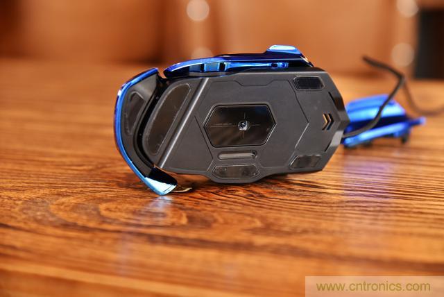 左手寫愛，右手寫他&mdash;&mdash;從此鍵盤鼠標不分家！